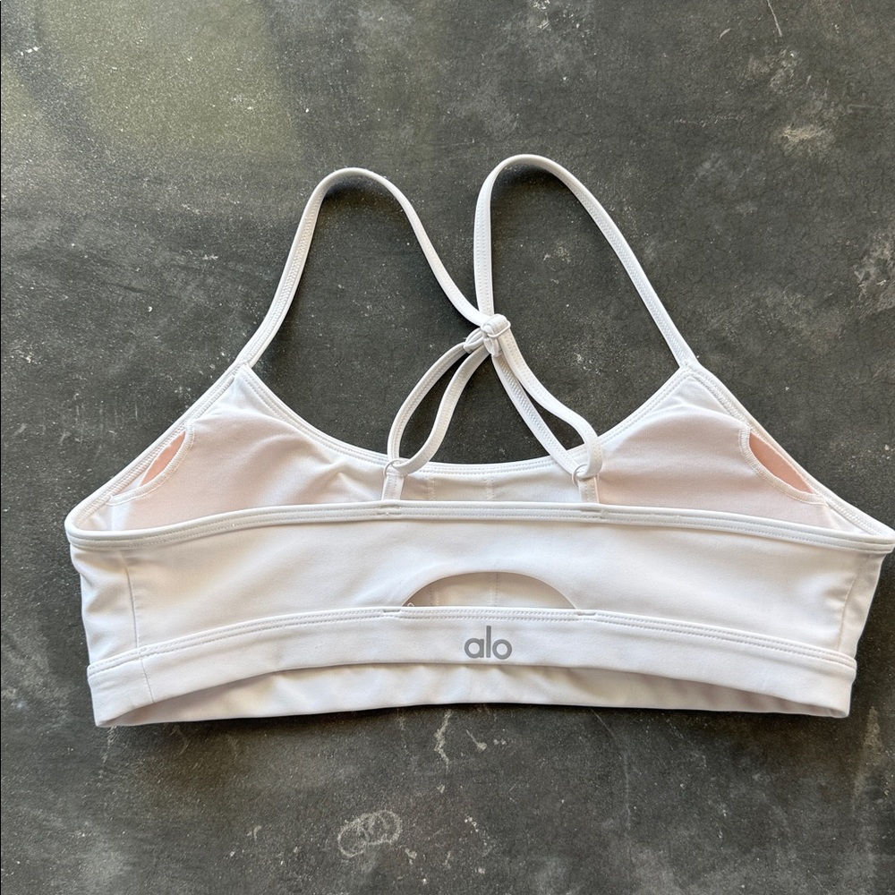 Alo Yoga Airlift Intrigue Bra - Picture 4 of 8